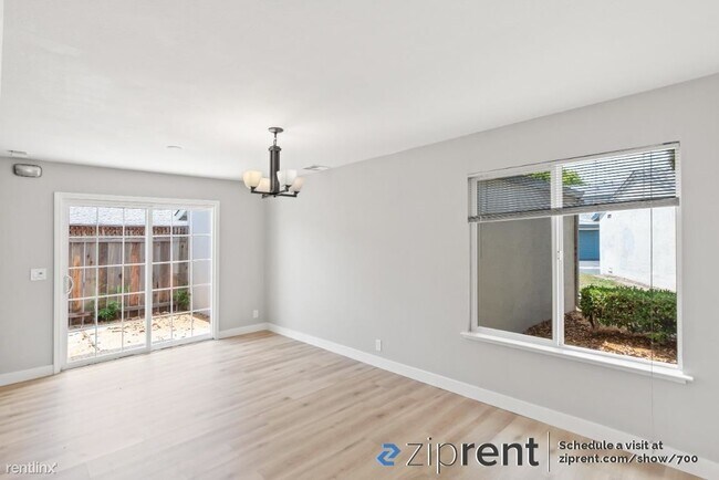 Building Photo - 4 br, 2.5 bath Townhome - 32259 Mercury Wa...