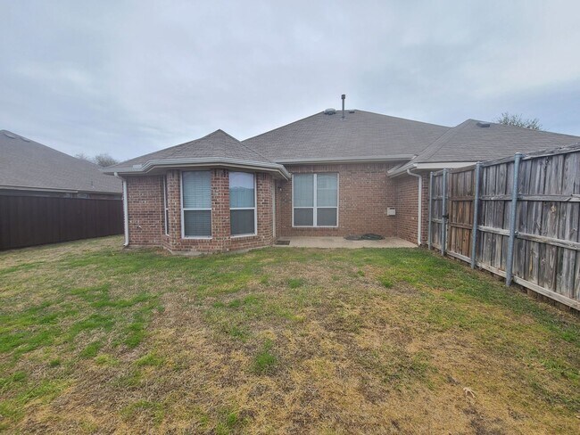 Building Photo - Rowlett Home in Great Location w/ Community Park, Pools, & Playground. Includes All Appliances!