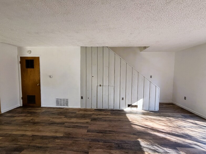 Building Photo - 3300 Madison Ave