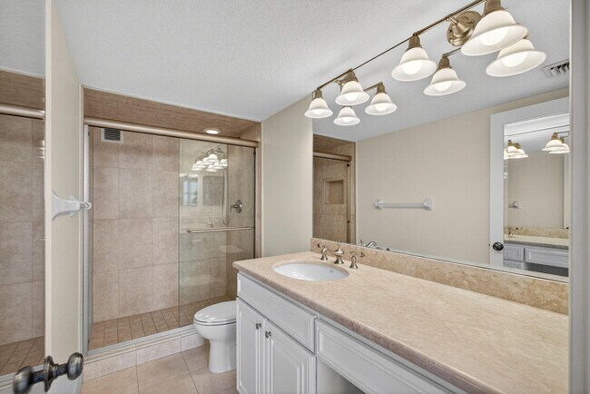 Building Photo - 2600 N Flagler Dr