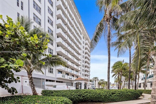 Building Photo - 9195 Collins Ave
