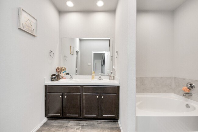 Building Photo - 21303 Bellaria Summit Trail