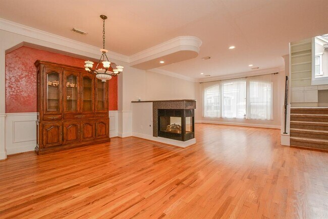 Building Photo - 2422 Dorrington St