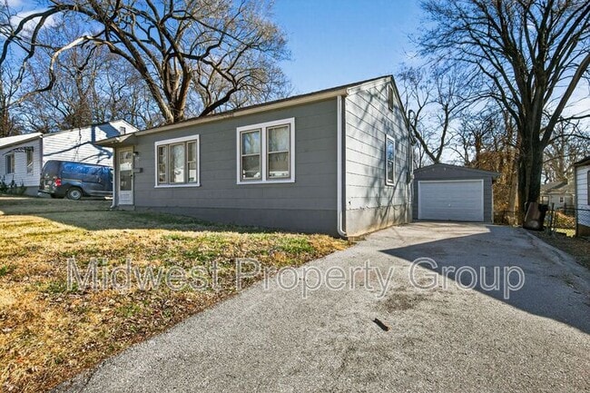 Building Photo - 334 Mueller Ave