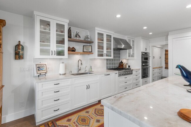 Building Photo - Newport Bluffs Front Row | Furnished Rental with Stunning Back Bay Views