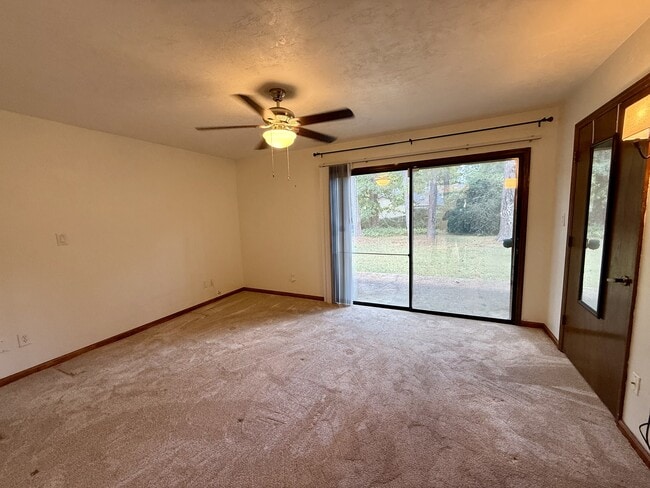 Building Photo - 4016 Chipola St