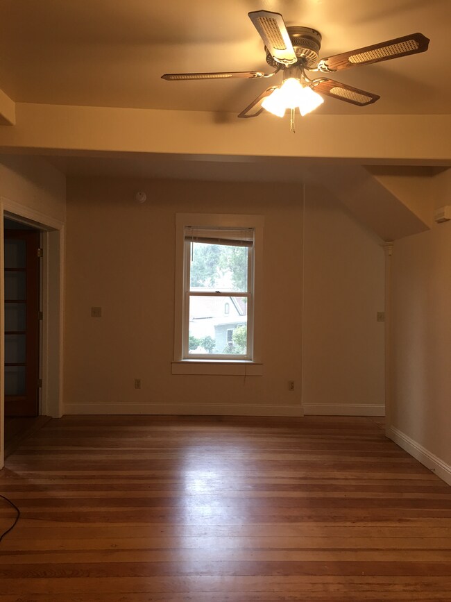 Building Photo - 228 B St