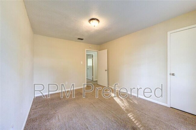 Building Photo - 23007 Briarcreek Blvd