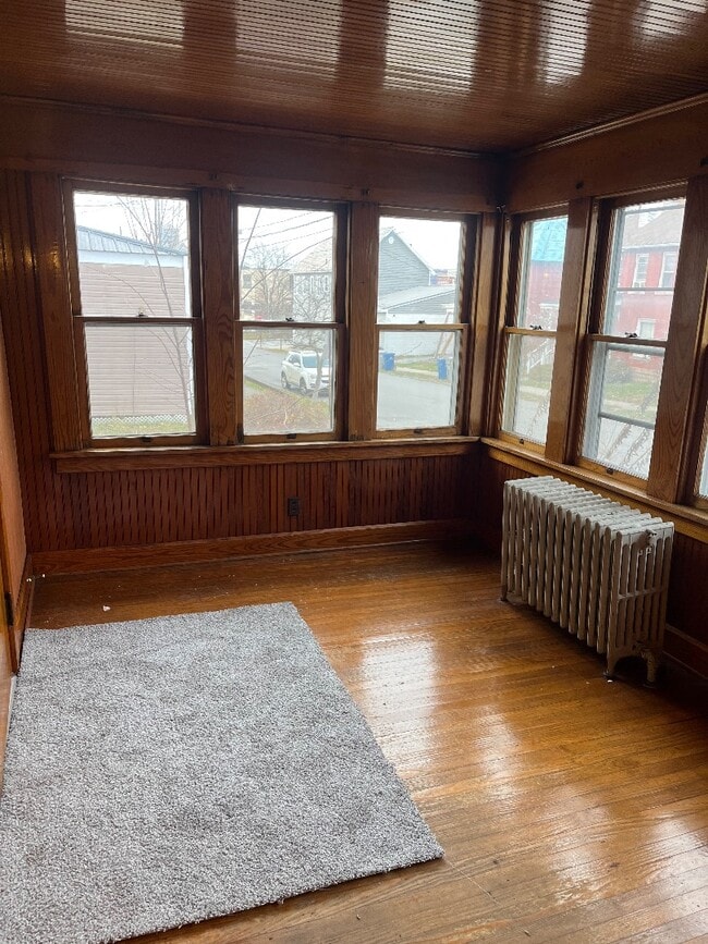 Building Photo - 424 Pine St