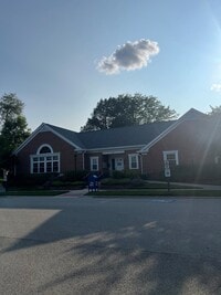 Building Photo - 1006 Butternut Ln