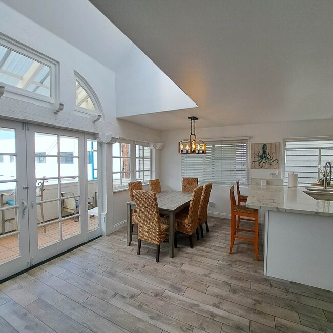 Building Photo - 828 Ostend Ct