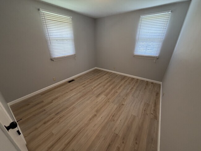 Building Photo - 171 Vulco Dr