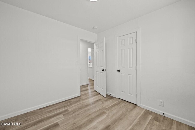 Building Photo - 1135 W Pillsbury St