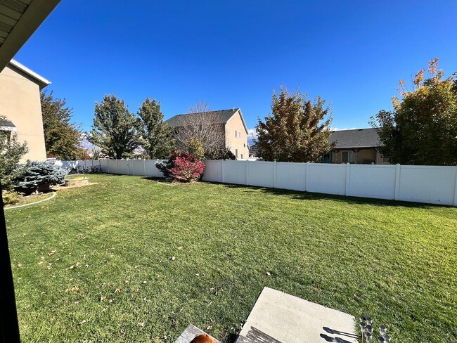 Building Photo - 1515 S Spring Creek Dr