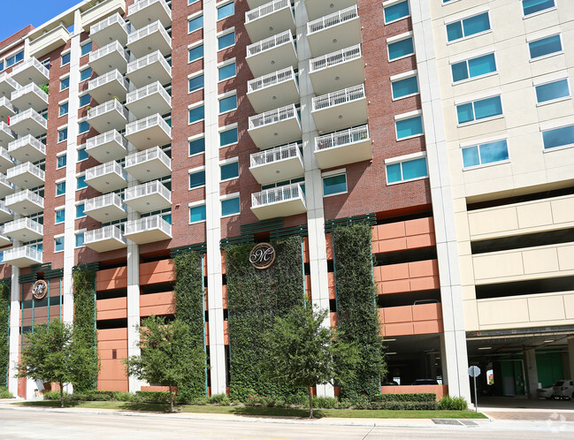 Building - The Fountains at Memorial City