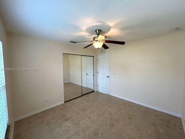 Building Photo - 3152 Point St