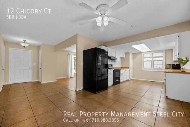 Building Photo - 12 Chicory Ct