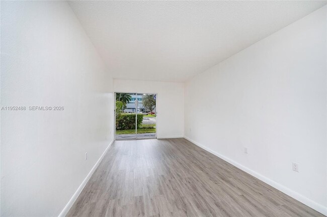 Building Photo - 455 SW 27th Ave