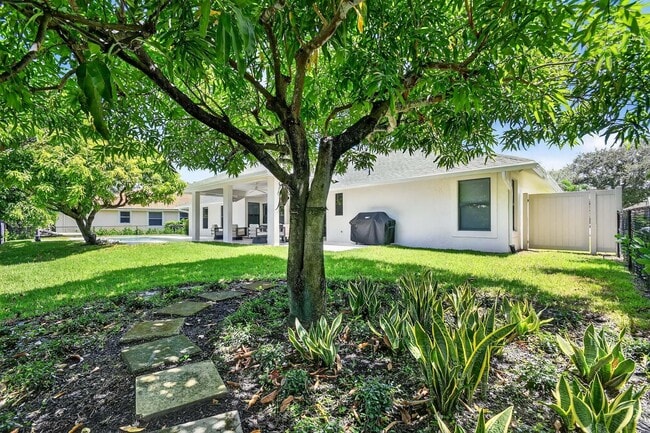Building Photo - 13949 Sheffield Ct