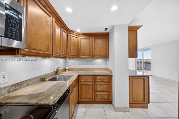 Building Photo - 7928 West Dr