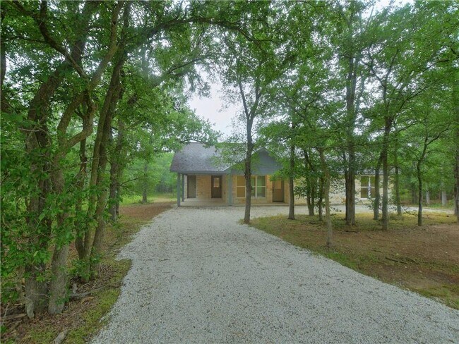 Building Photo - 208 Sendero Cove