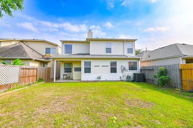 Building Photo - 13330 Vineyard Falls Dr