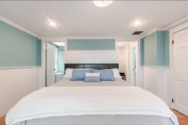 Building Photo - 45 Indian Hill Ave