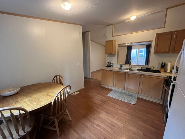 Building Photo - Great Location! 3 Bed, 2 Bath West-Flagsta...