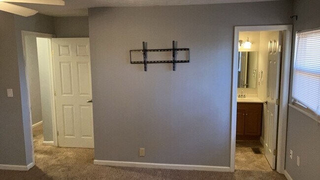 Building Photo - 325 Halifax Dr