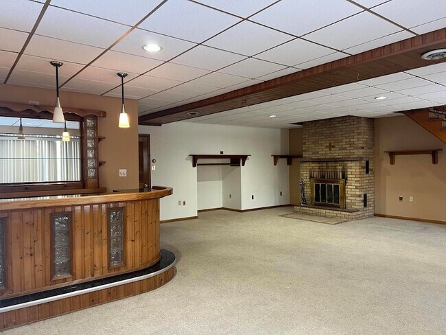 Building Photo - 706 E Catawissa St