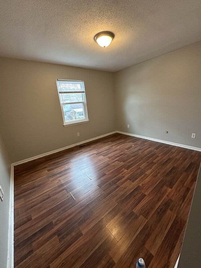 Building Photo - 3 Bedroom Townhome in Hixson! Pet-friendly!