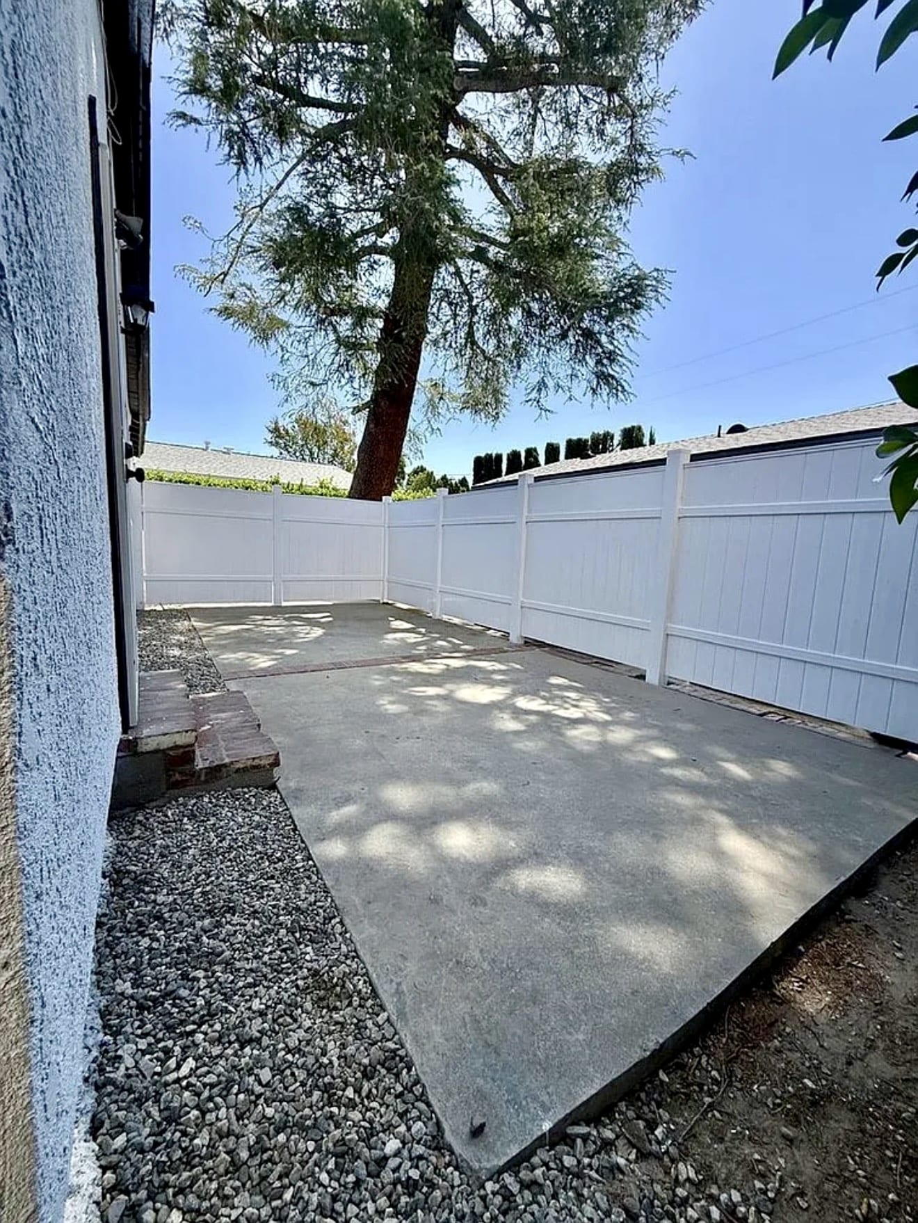 Building Photo - 22122 Saticoy St