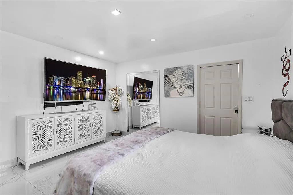 Building Photo - 4100 N 36th Ave