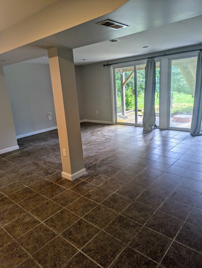 Building Photo - 118 Bayberry Ln