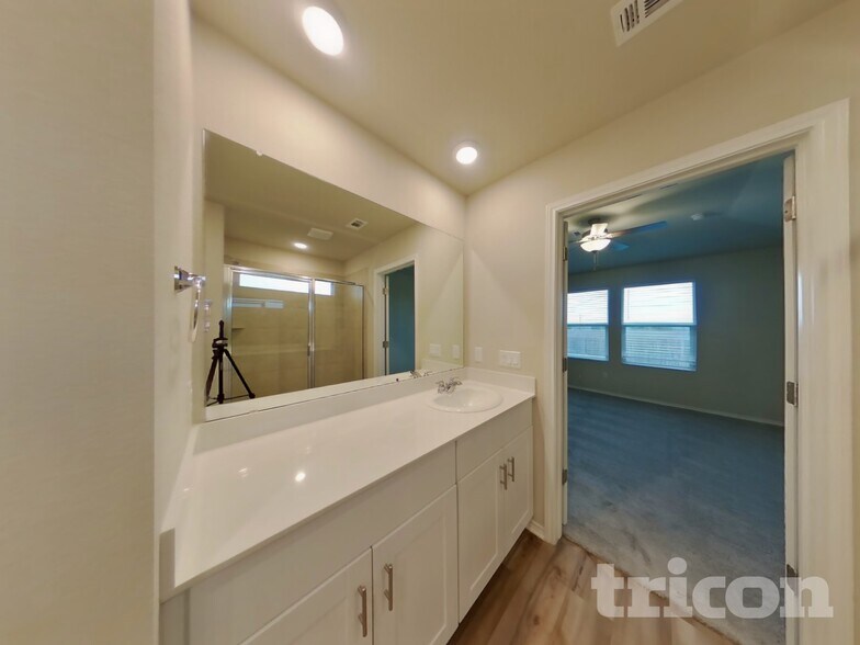 Building Photo - 5209 Sidesaddle Dr