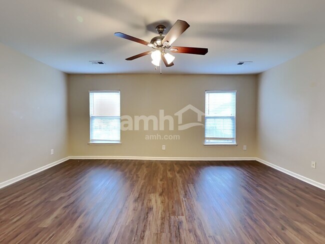 Building Photo - 3026 Crusades St