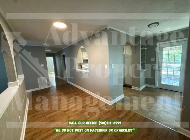 Building Photo - 1601 Robins St