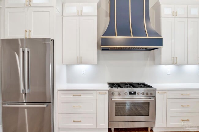 Building Photo - 1105 E Jackson St