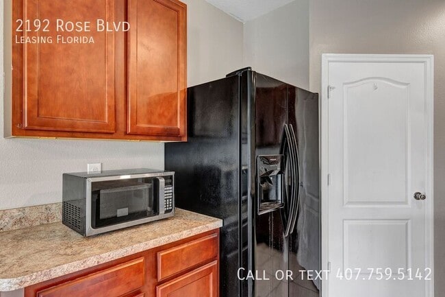 Building Photo - 2192 Rose Blvd