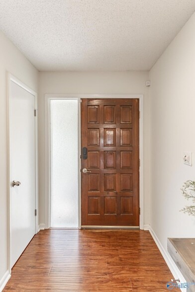 Building Photo - 1907 Waxleaf Green SE