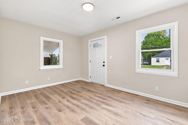 Building Photo - 318 Freeman Ave