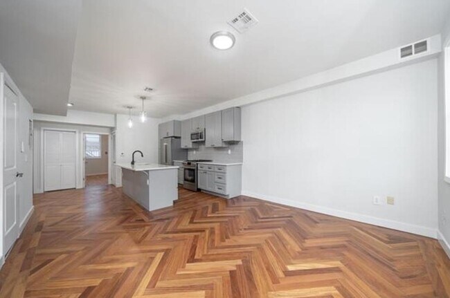 Building Photo - 408 Monroe St