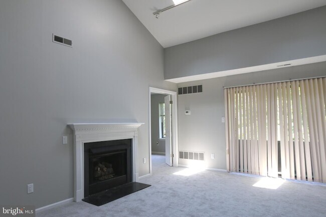 Building Photo - 1709 Mountainview Dr