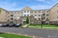 Building Photo - 727 Lorhan Dr