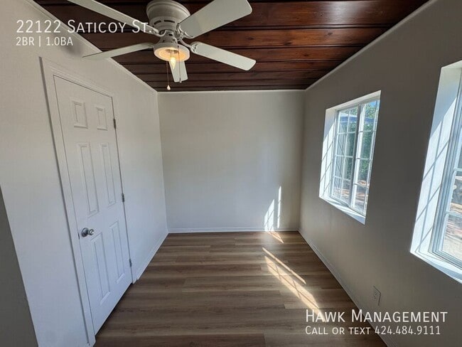 Building Photo - 22122 Saticoy St