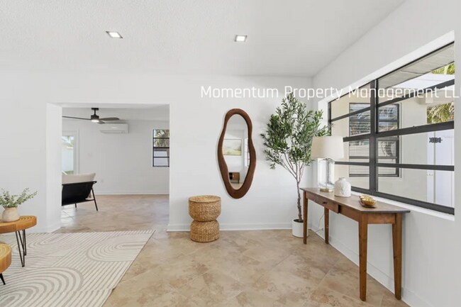 Building Photo - Gorgeous 4 Bedroom in Dunedin! Full Upgraded w/ a Pool!! AVAILABLE FOR IMMEDIATE MOVE IN!!