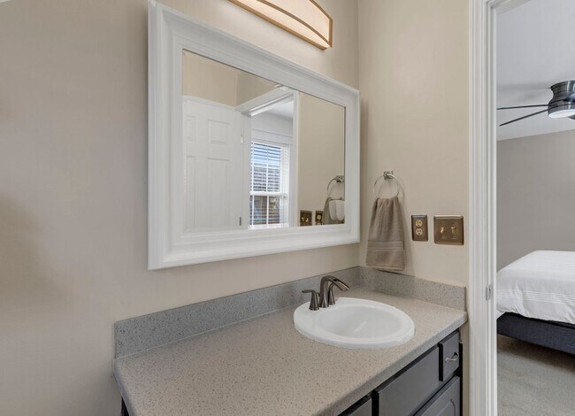 Building Photo - 4501 Parkwood Square