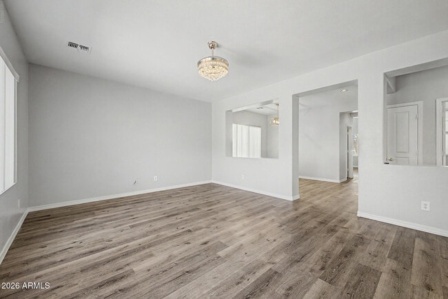 Building Photo - 9442 W Palm Ln