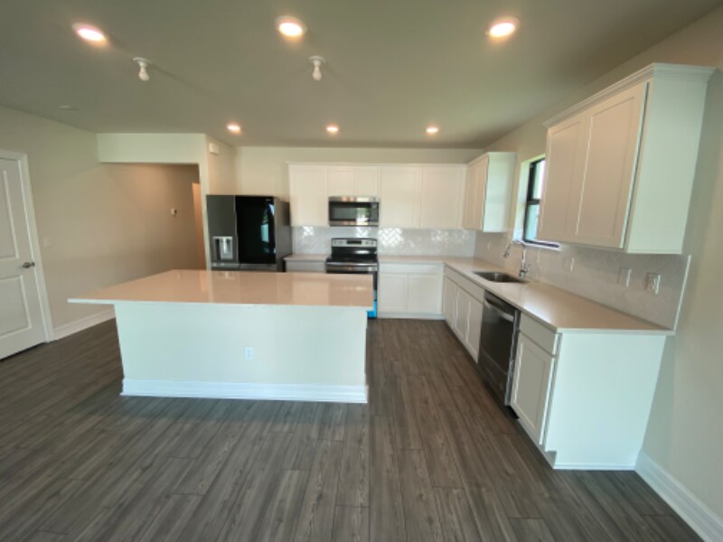 Building Photo - 2931 Hibiscus Ave