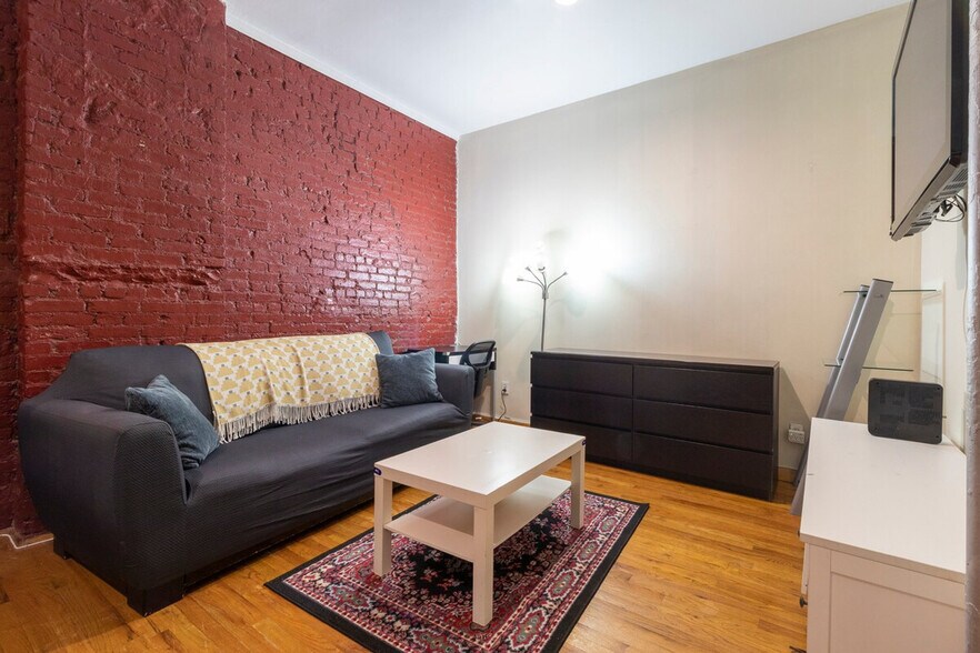 Building Photo - 329 E 94th St